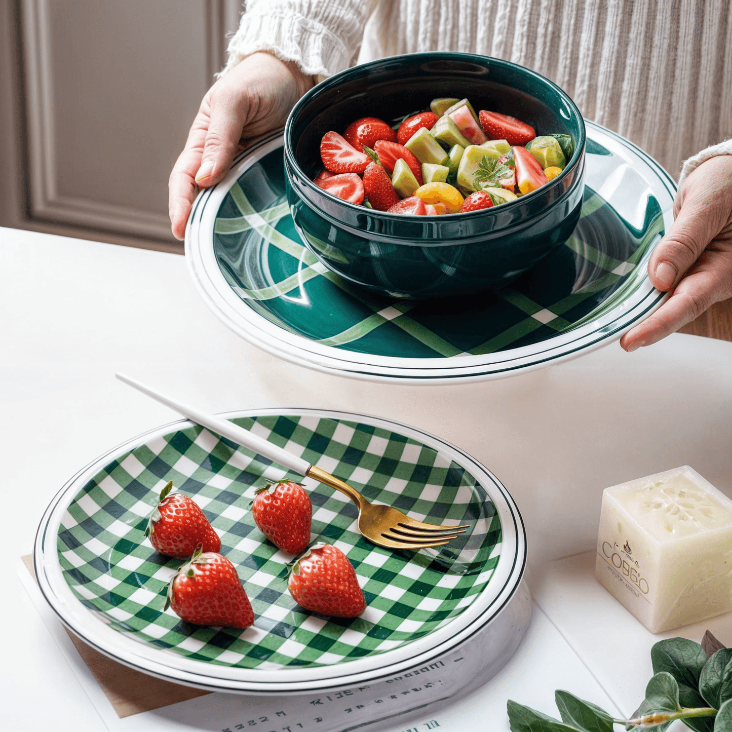 The Tartan Crockery Set